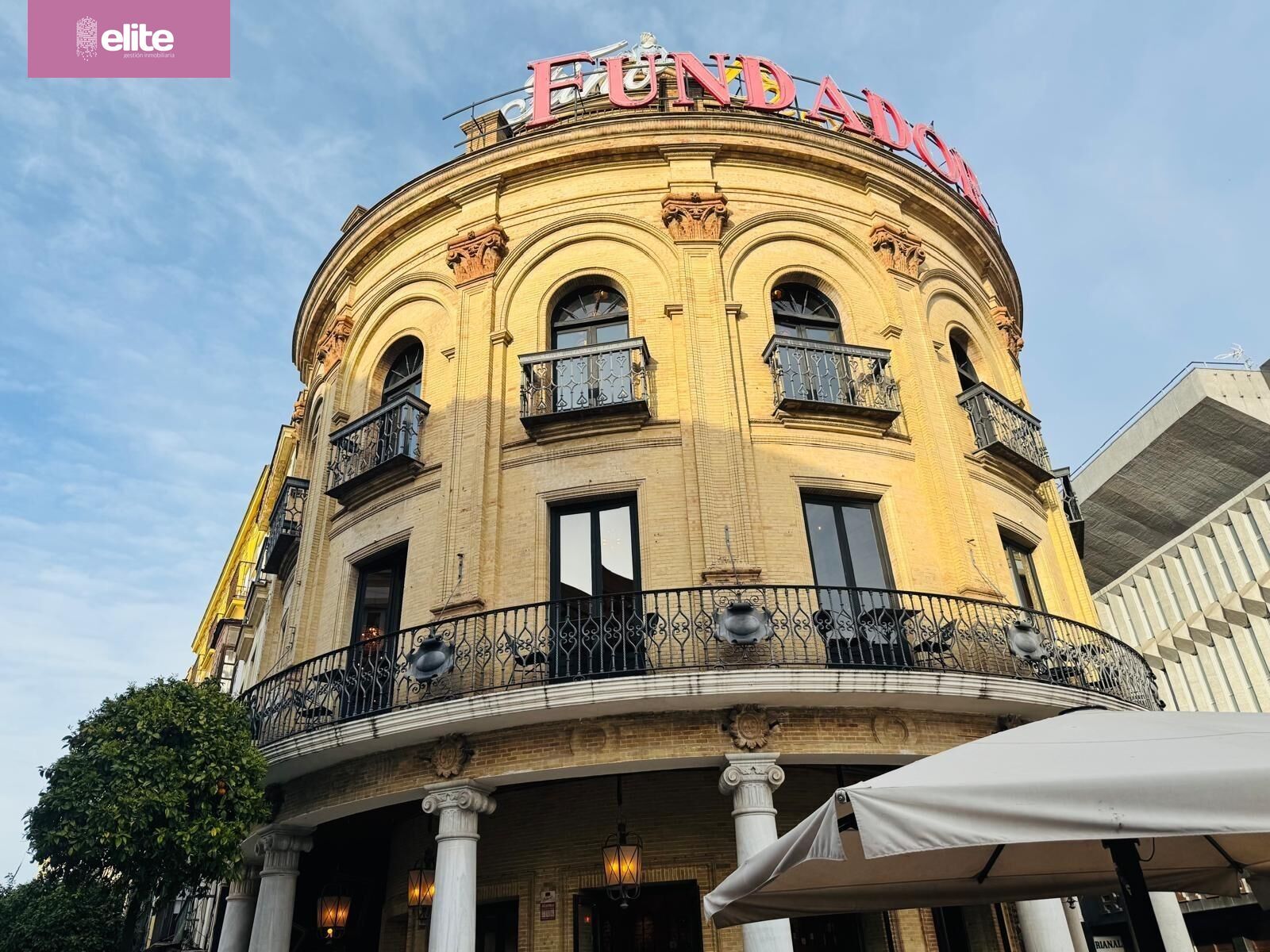 Vista exterior de Pis en venda en Jerez de la Frontera amb Aire condicionat, Terrassa i Moblat
