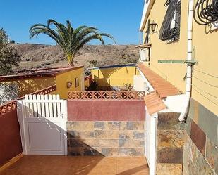 Exterior view of House or chalet for sale in San Bartolomé de Tirajana  with Private garden, Terrace and Storage room