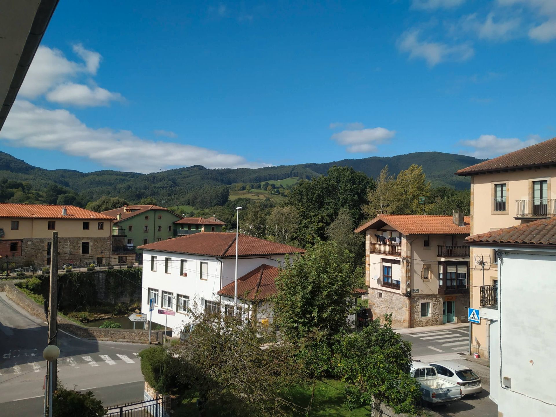 Vista exterior de Dúplex en venda en Guriezo amb Calefacció i Terrassa