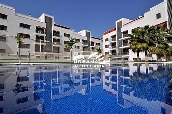 Vista exterior de Àtic en venda en Lucena amb Terrassa i Piscina comunitària