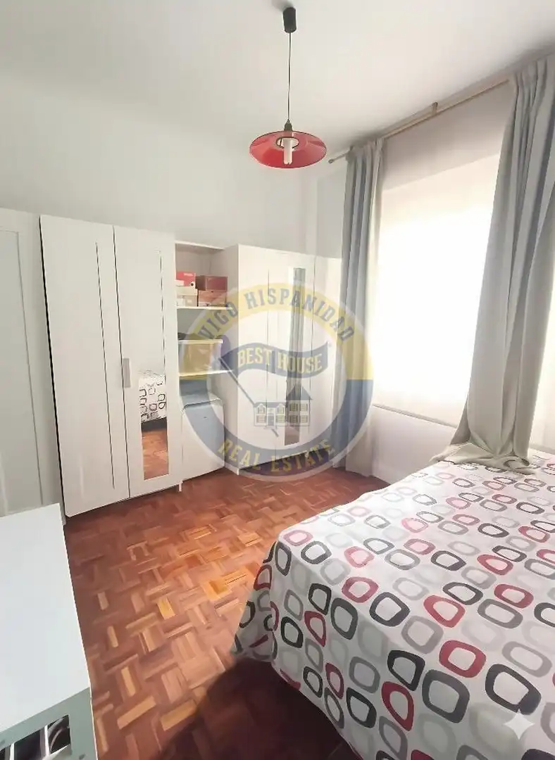 Dormitori de Casa o xalet en venda en Vigo  amb Terrassa i Moblat