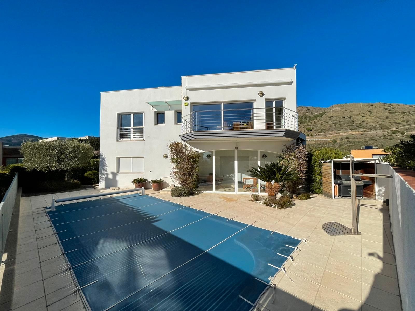 Vista exterior de Casa o xalet en venda en Colera amb Aire condicionat, Calefacció i Jardí privat