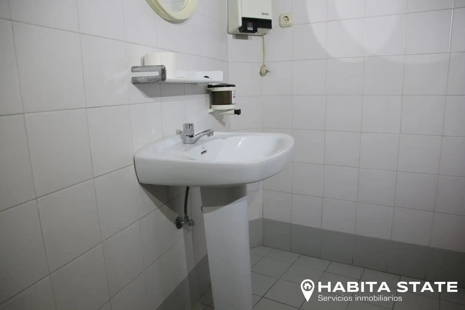 Baño de Local en venta en Almería con Aire acondicionado