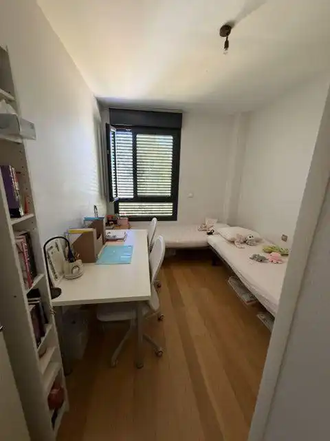 Dormitori de Pis en venda en Sevilla amb Aire condicionat, Terrassa i Traster