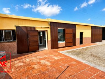 Industrial building for sale in Bonanza - Avda de Huelva - Barrio Andalucia