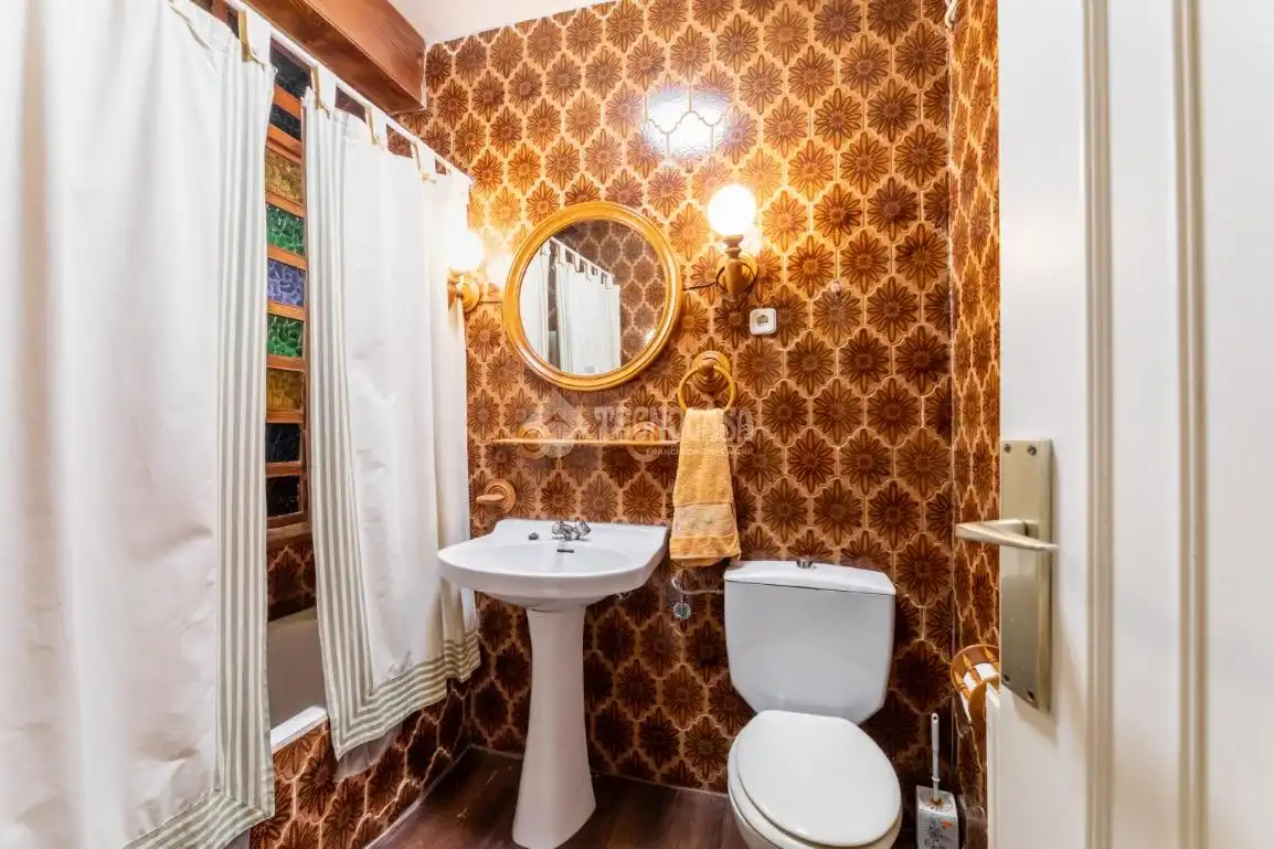 Baño de Casa adosada en venta en Hoyo de Manzanares con Aire acondicionado, Calefacción y Jardín privado