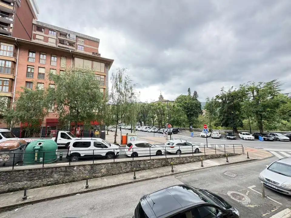 Vista exterior de Piso en venta en Bergara con Trastero