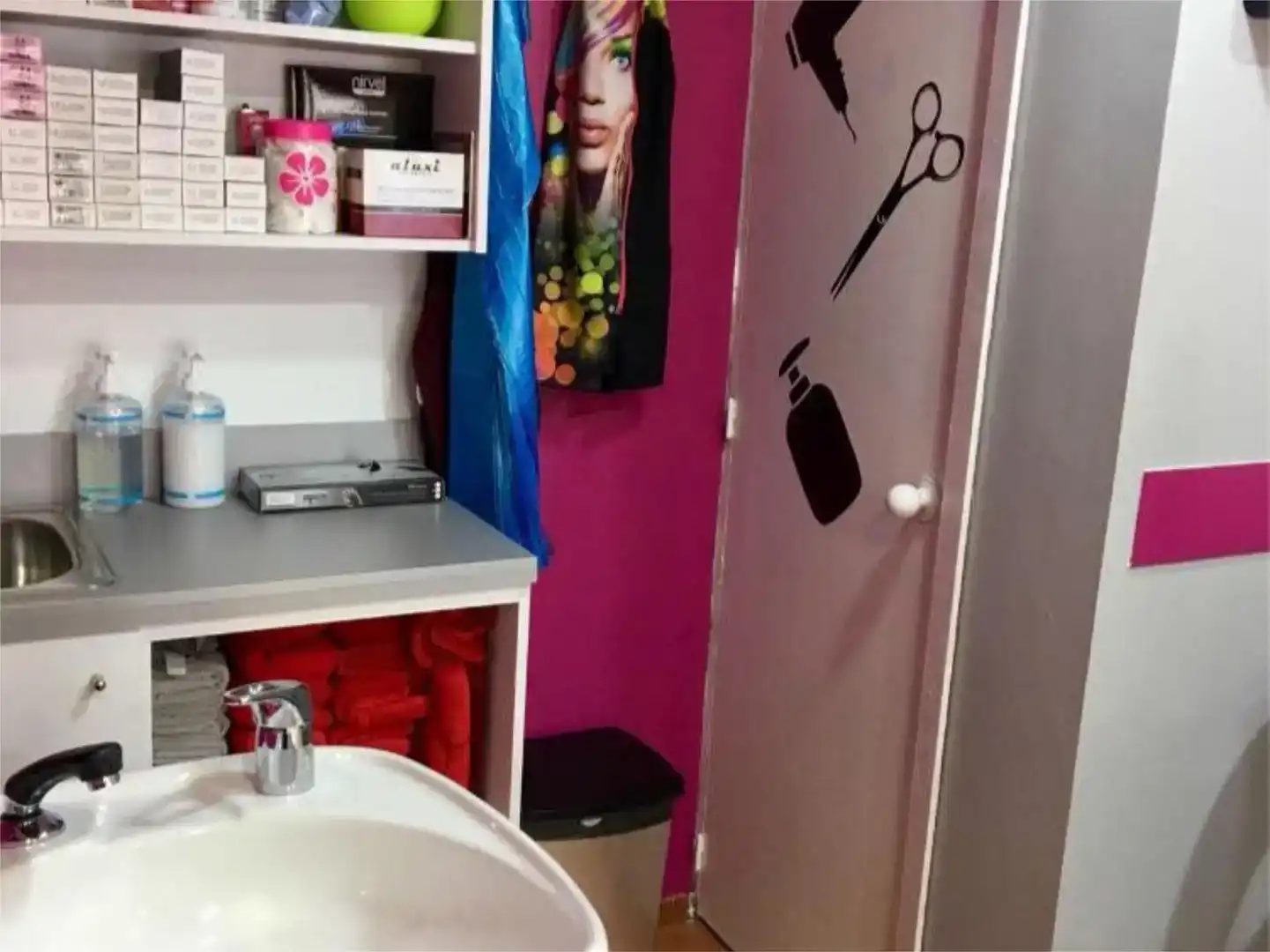 Badezimmer von Geschaftsraum zur Miete in Córdoba mit Klimaanlage