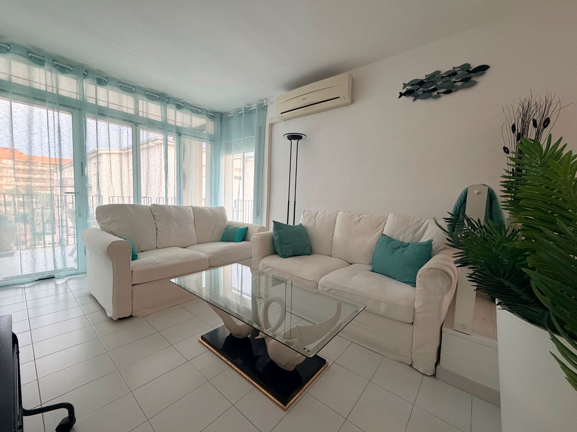 Sala de estar de Apartamento de alquiler en Salou con Aire acondicionado, Calefacción y Terraza