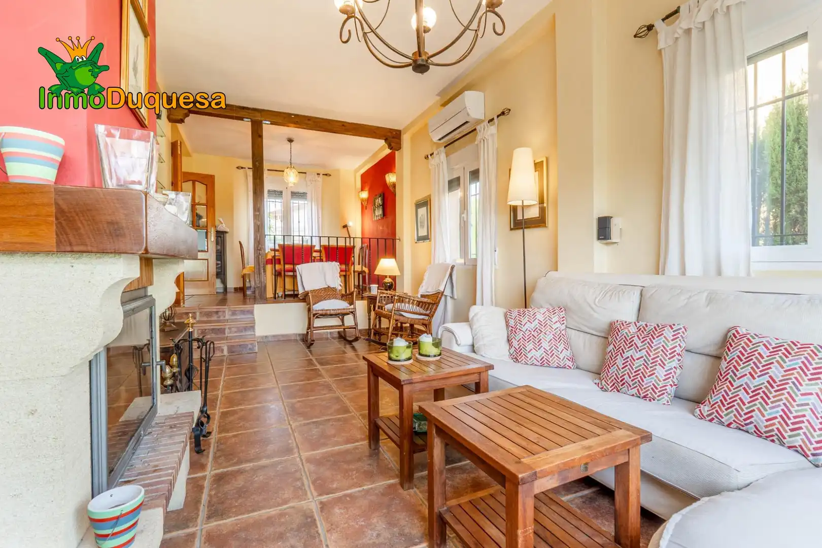 Sala d'estar de Casa o xalet en venda en La Zubia amb Calefacció, Jardí privat i Terrassa