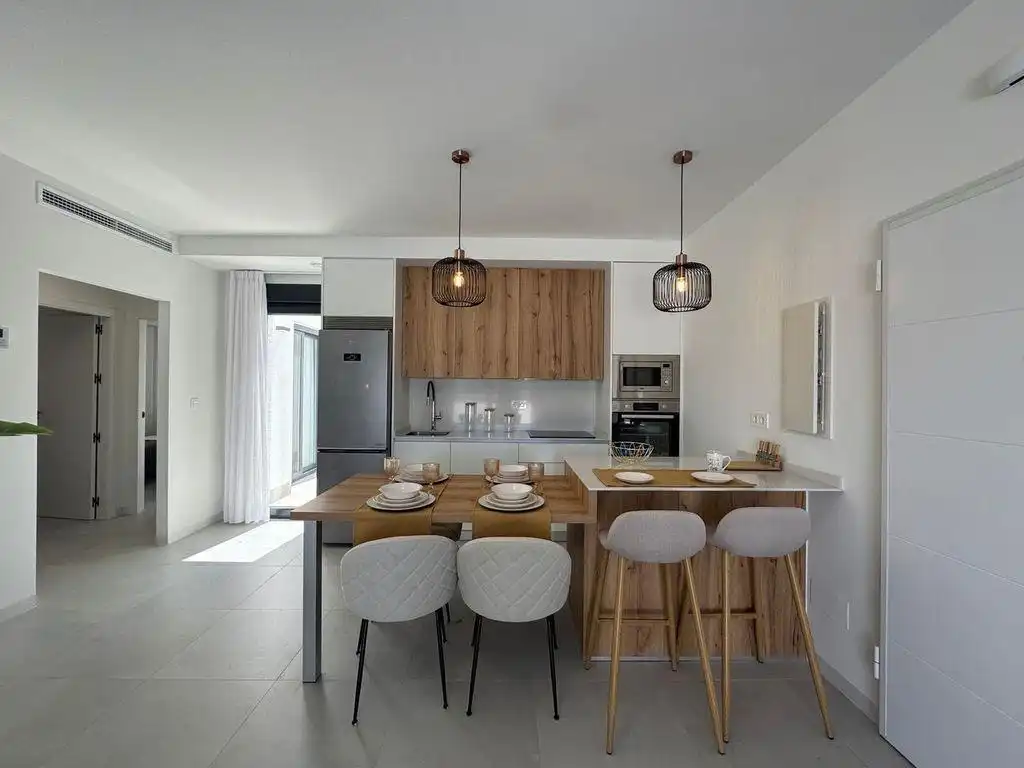 Villa con terrazza in vendita a Roldán