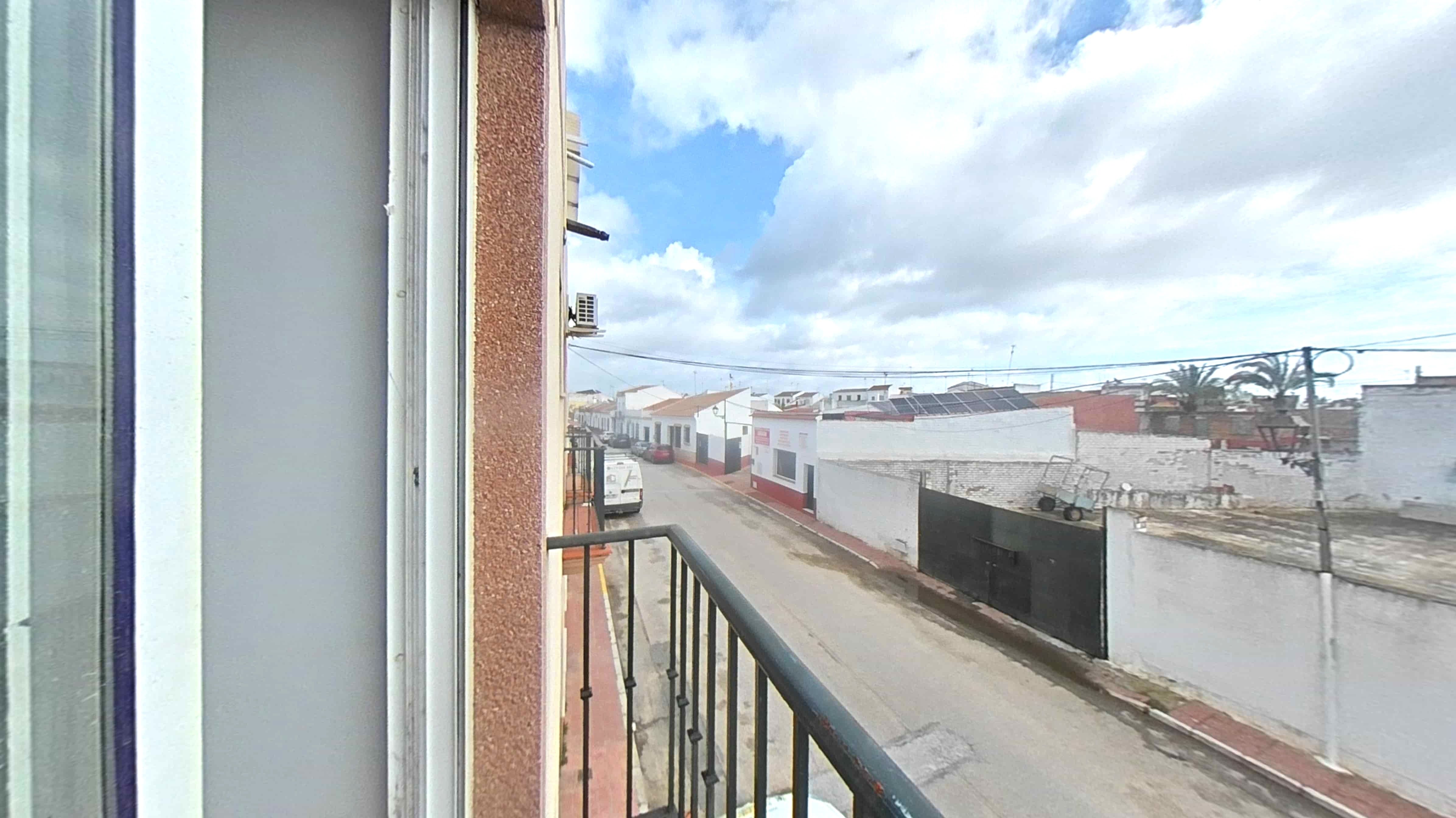 Vista exterior de Dúplex en venda en Villamanrique de la Condesa amb Aire condicionat i Terrassa