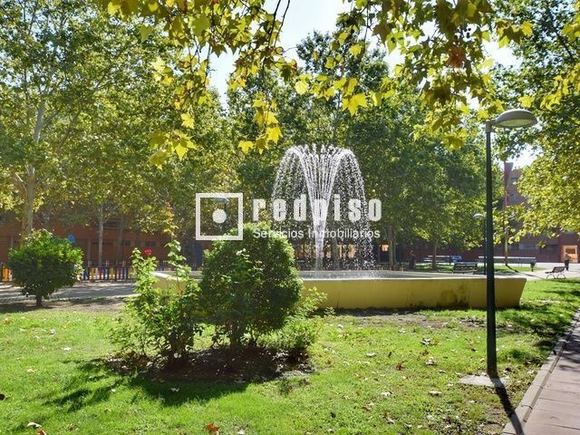 Jardí de Dúplex en venda en Pinto amb Aire condicionat, Calefacció i Terrassa