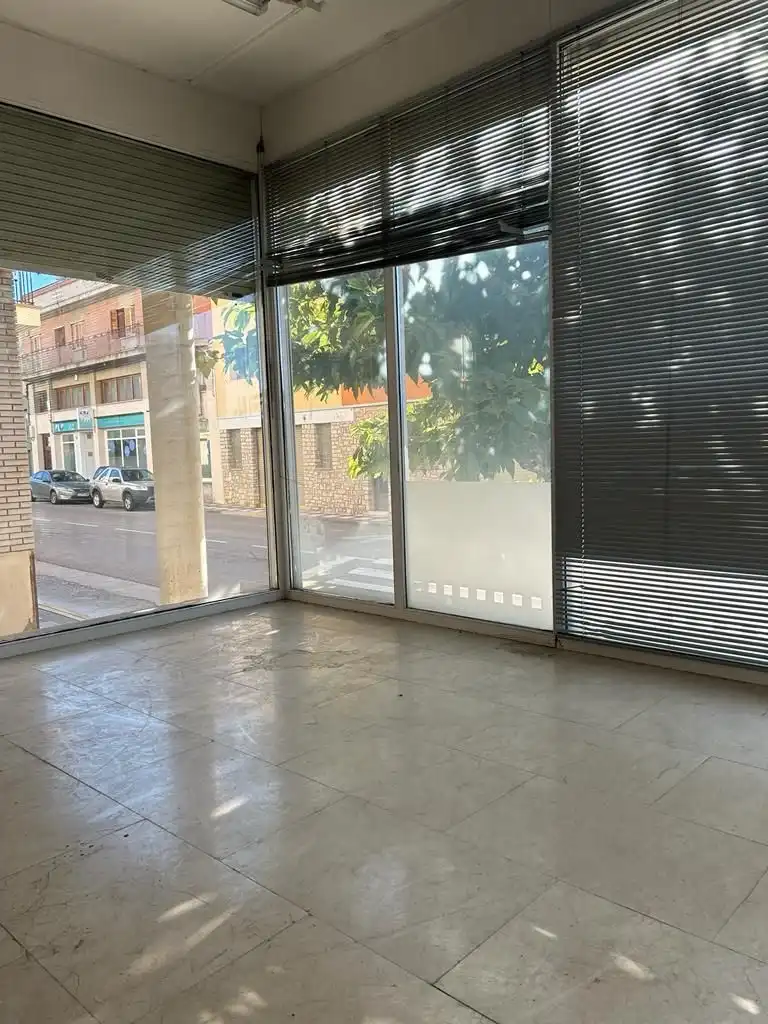Local commercial à louer à Cervera, imagen 3