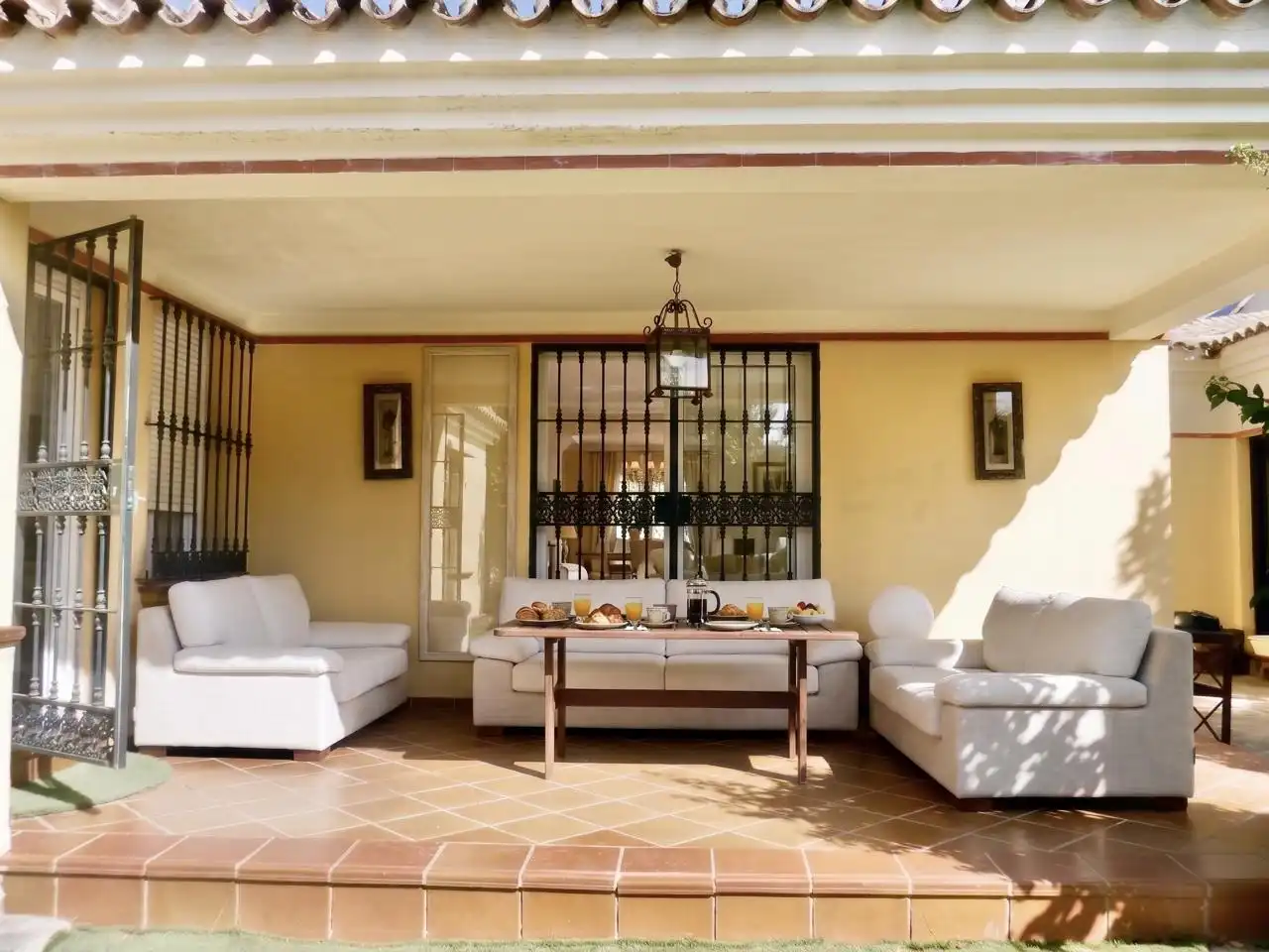Terrassa de Casa o xalet en venda en Montequinto amb Aire condicionat, Jardí privat i Terrassa