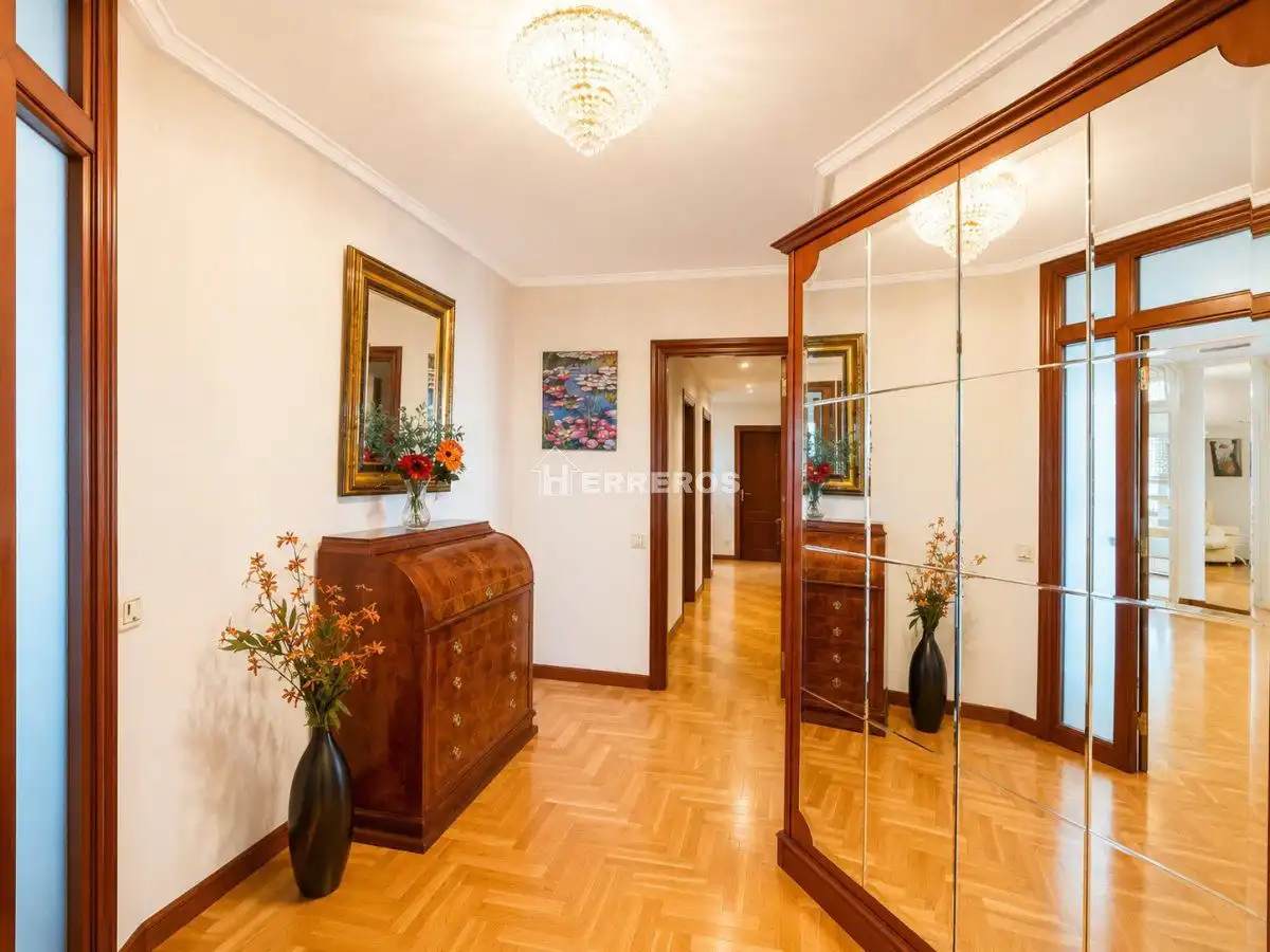 Pis en venda en  Logroño amb Calefacció, Parquet i Terrassa