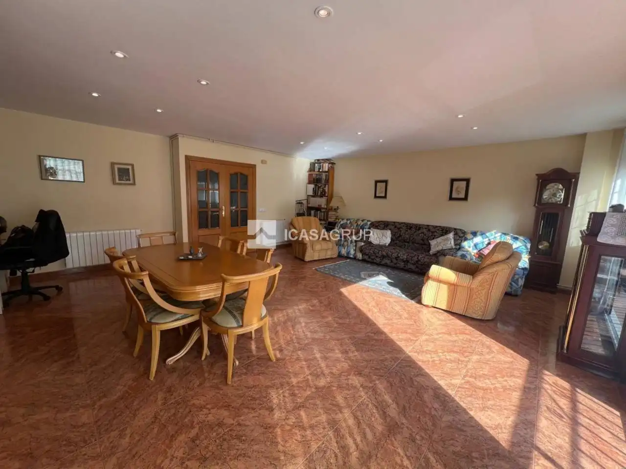 Attic for sale in Rubí  with Air Conditioner, Heating and Private garden