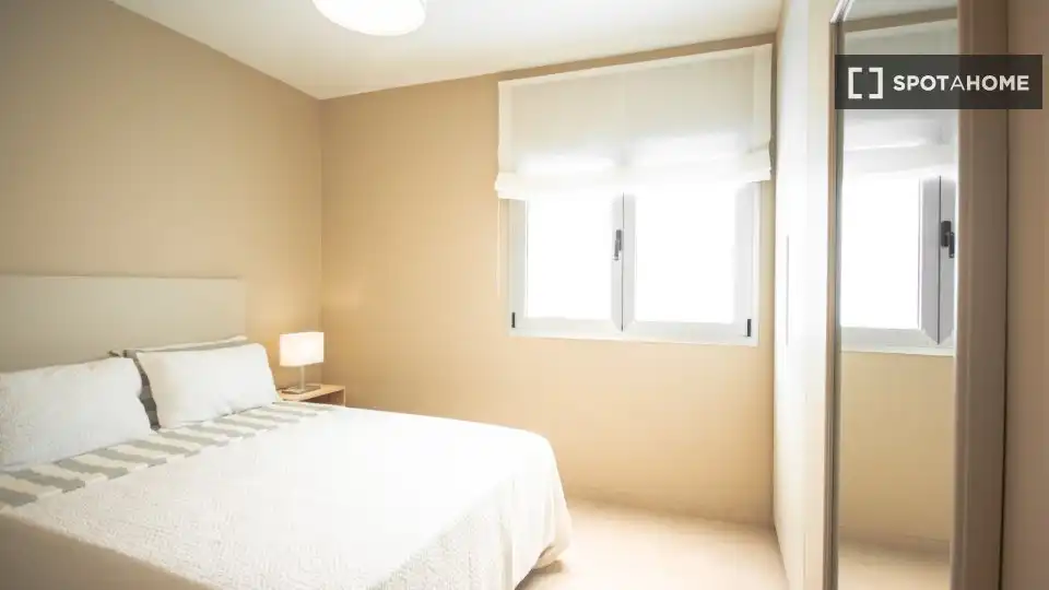 Dormitori de Apartament per a compartir en Las Palmas de Gran Canaria amb Aire condicionat, Terrassa i Moblat