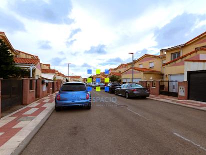 Vista exterior de Casa o xalet en venda en Illescas