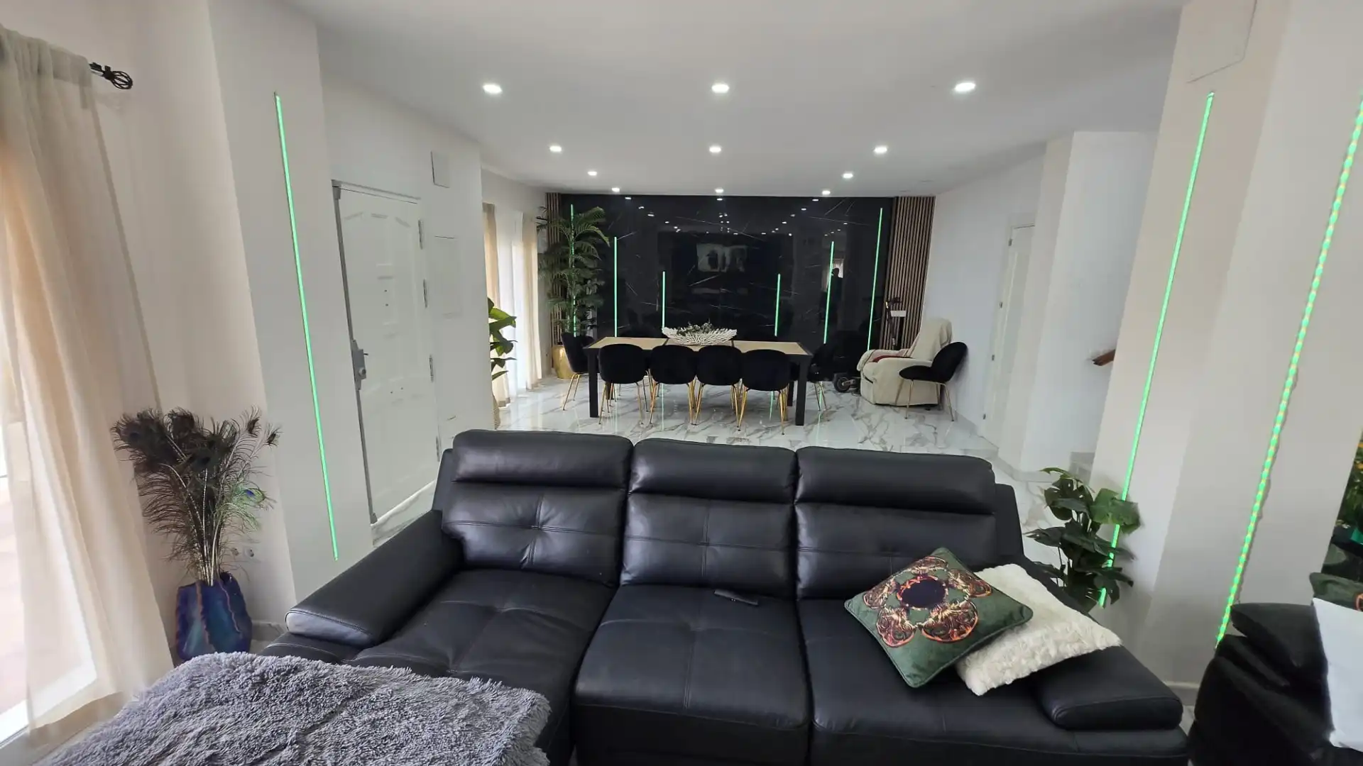 Wohnzimmer von Haus oder Chalet zum Verkauf in Alhaurín de la Torre mit Klimaanlage, Privatgarten und Terrasse