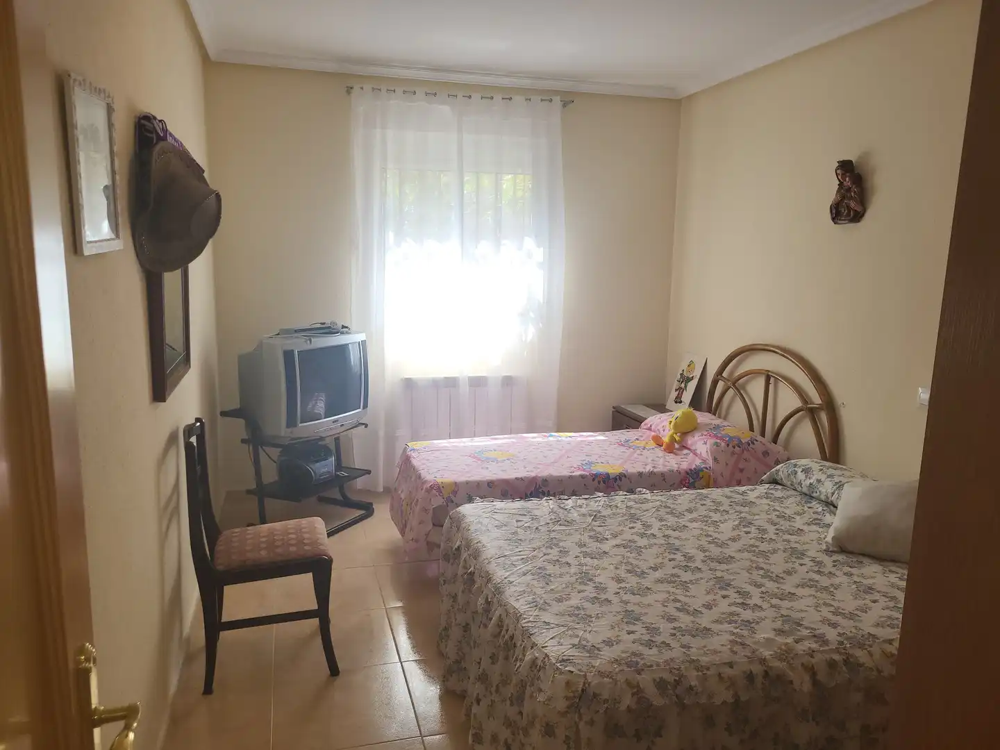 Dormitori de Casa o xalet en venda en Burgohondo amb Jardí privat i Traster