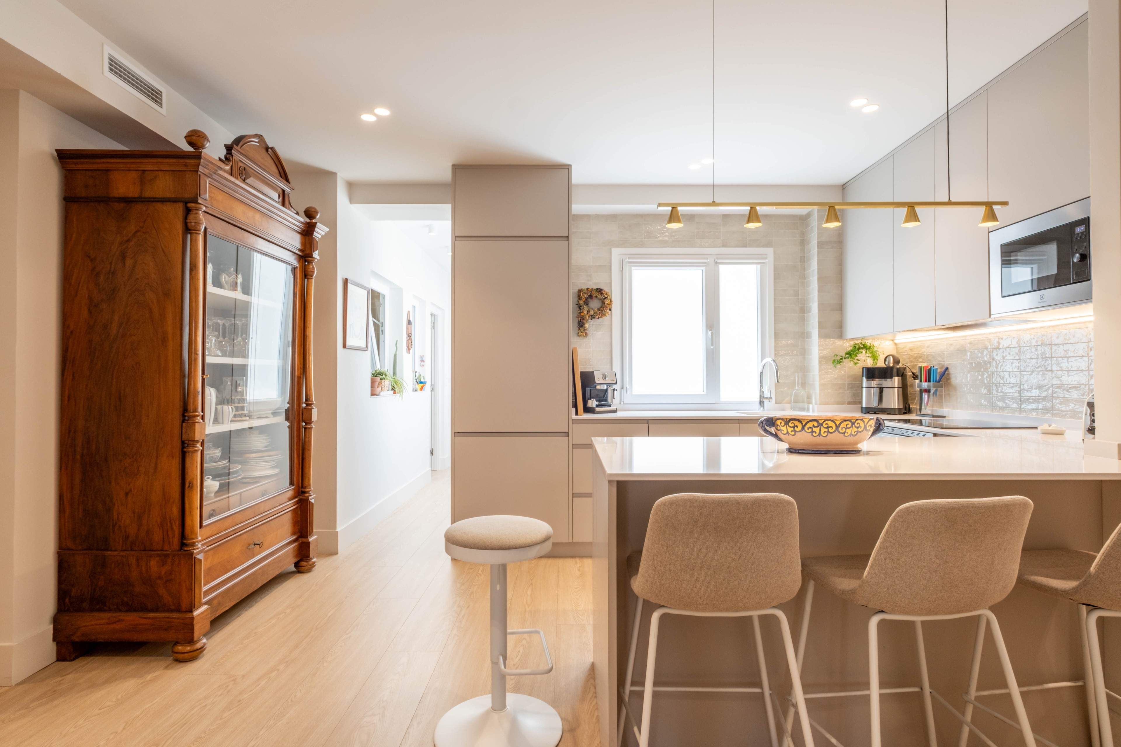 Kitchen of Flat for sale in  Zaragoza Capital  with Air Conditioner, Heating and Parquet flooring