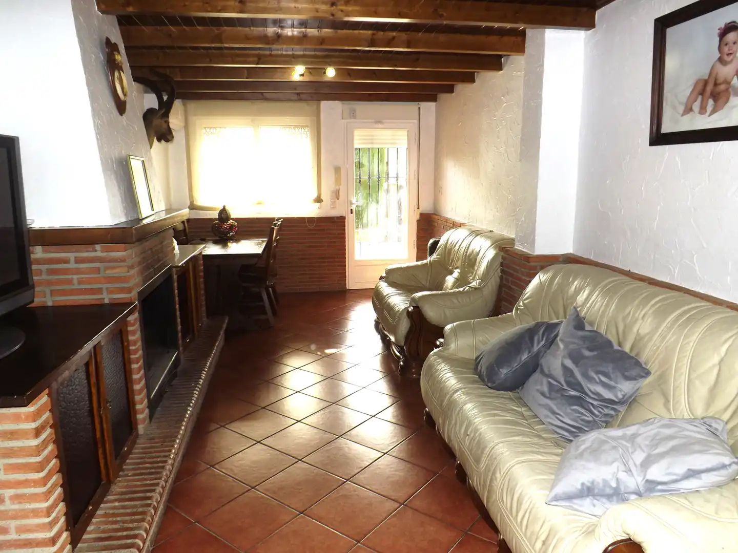 Sala d'estar de Casa o xalet en venda en Albolote amb Aire condicionat, Calefacció i Jardí privat