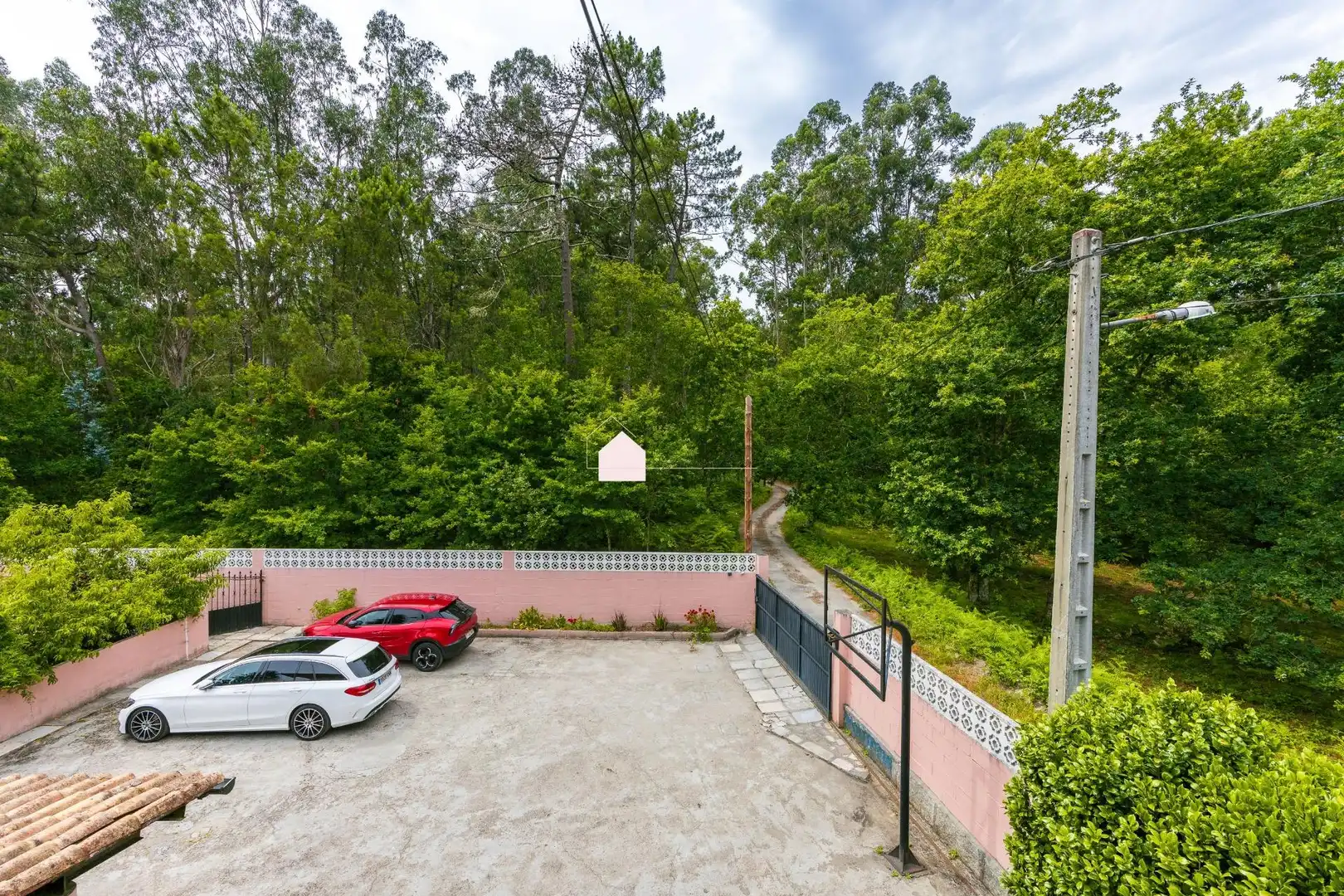 Parking de Casa o chalet en venta en Gondomar con Calefacción, Jardín privado y Trastero