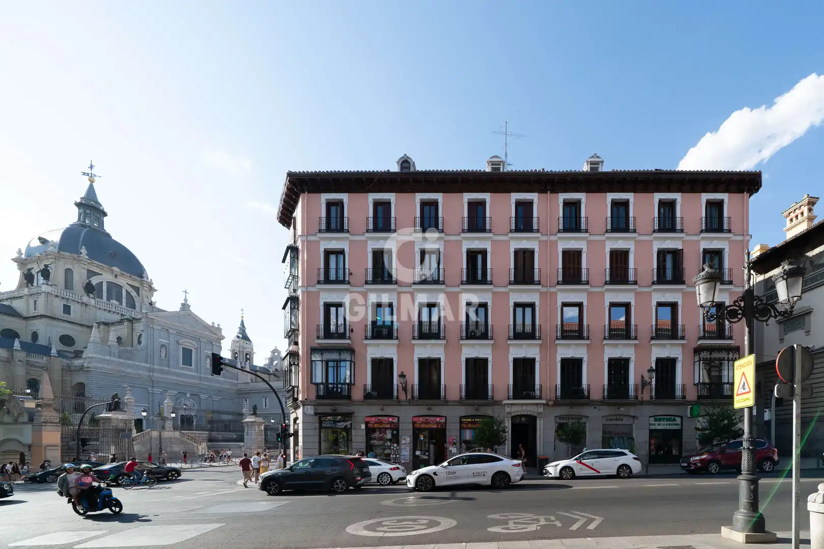 Vista exterior de Piso en venta en Madrid con Calefacción