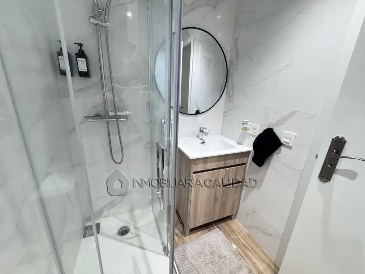 Bathroom of Flat for rent in Burgos  with Heating and Terrace