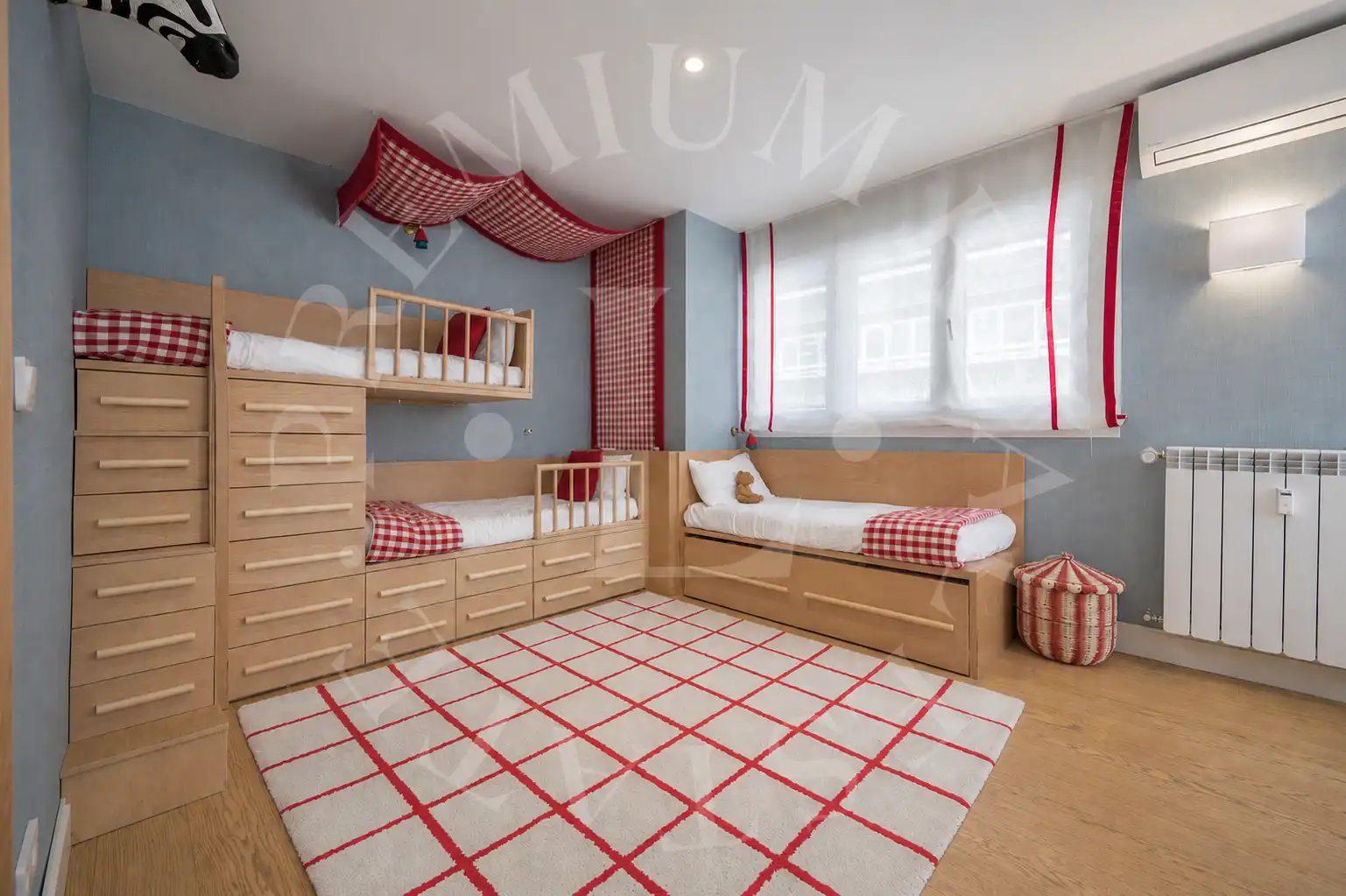 Habitación de Piso en venta en Madrid con Aire acondicionado, Calefacción y Jardín privado