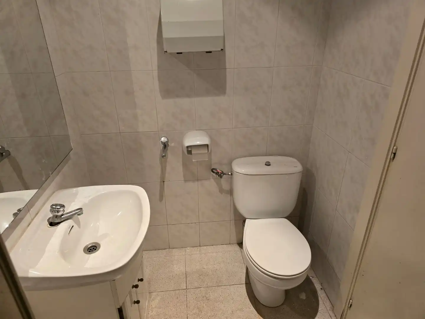 Baño de Local en venta en Barcelona