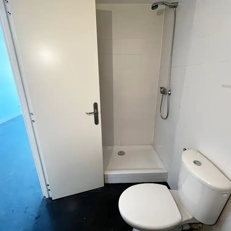 Bathroom of Office for rent in Madrid  with Air Conditioner, Heating and Terrace