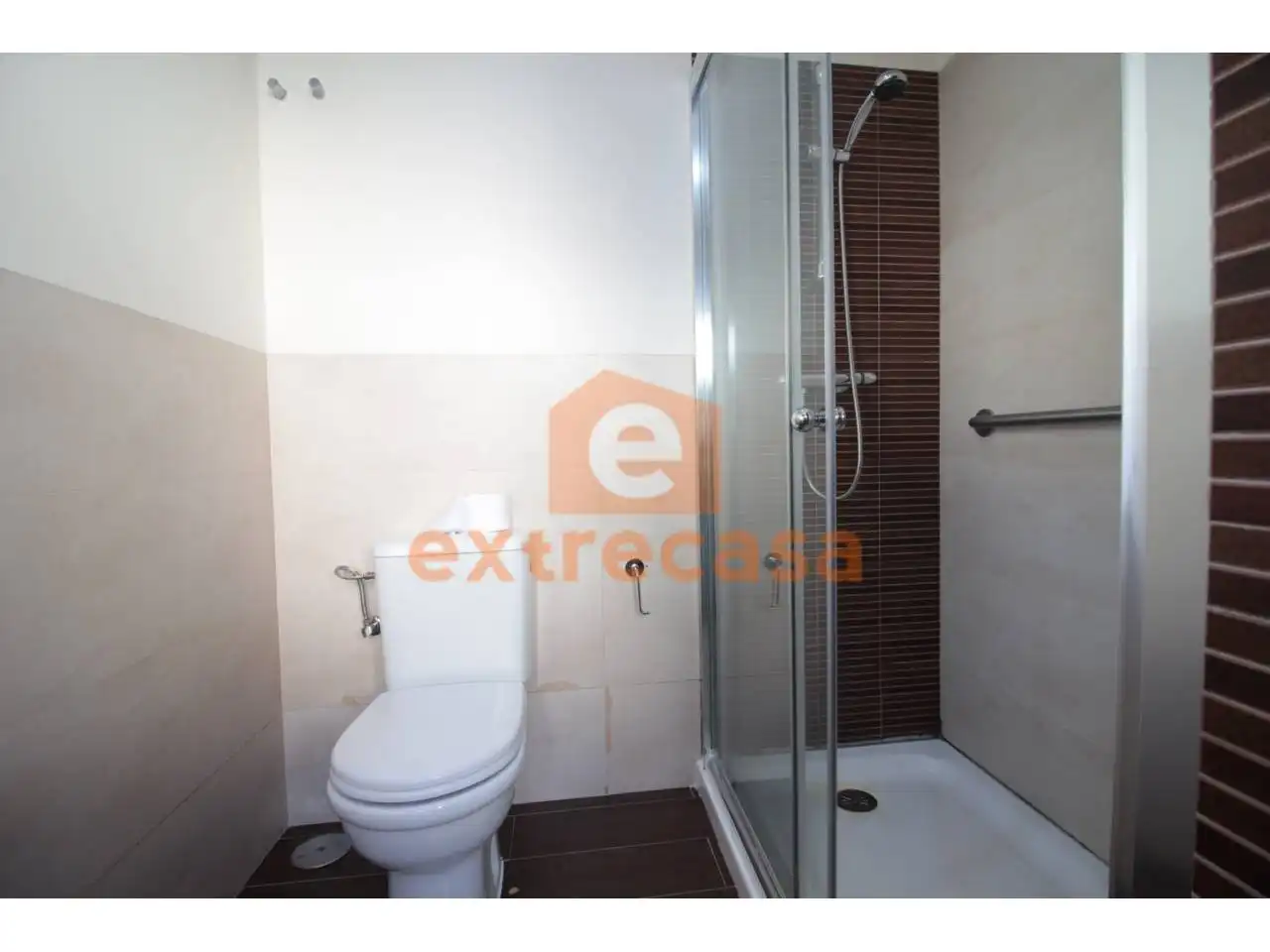 Badezimmer von Dachboden zum Verkauf in Badajoz mit Klimaanlage, Heizung und Terrasse