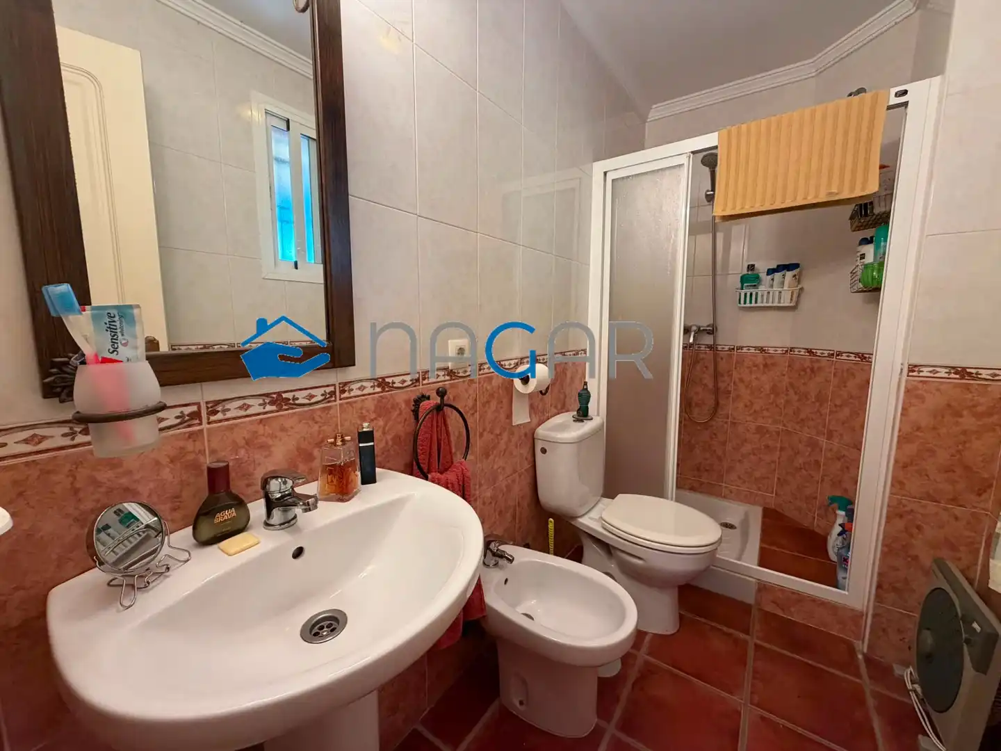 Baño de Casa adosada en venta en Los Barrios con Jardín privado, Amueblado y Horno