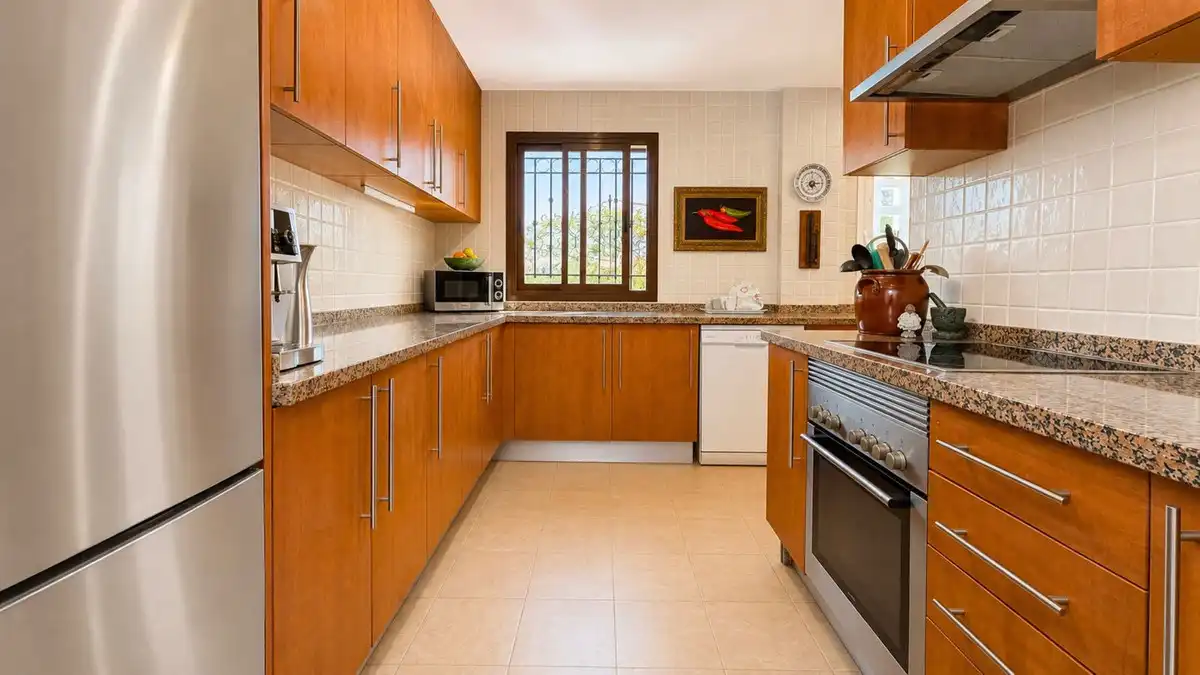 Kitchen of Detached homes for sale in La Alcaidesa  with Air Conditioner, Private garden and Terrace