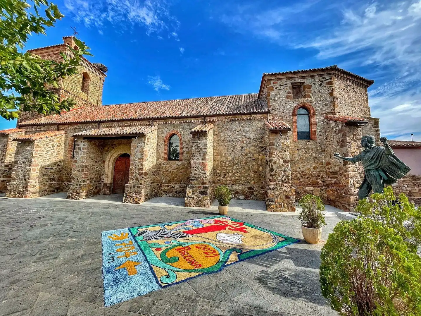 Vista exterior de Casa adosada en venta en Porzuna con Calefacción