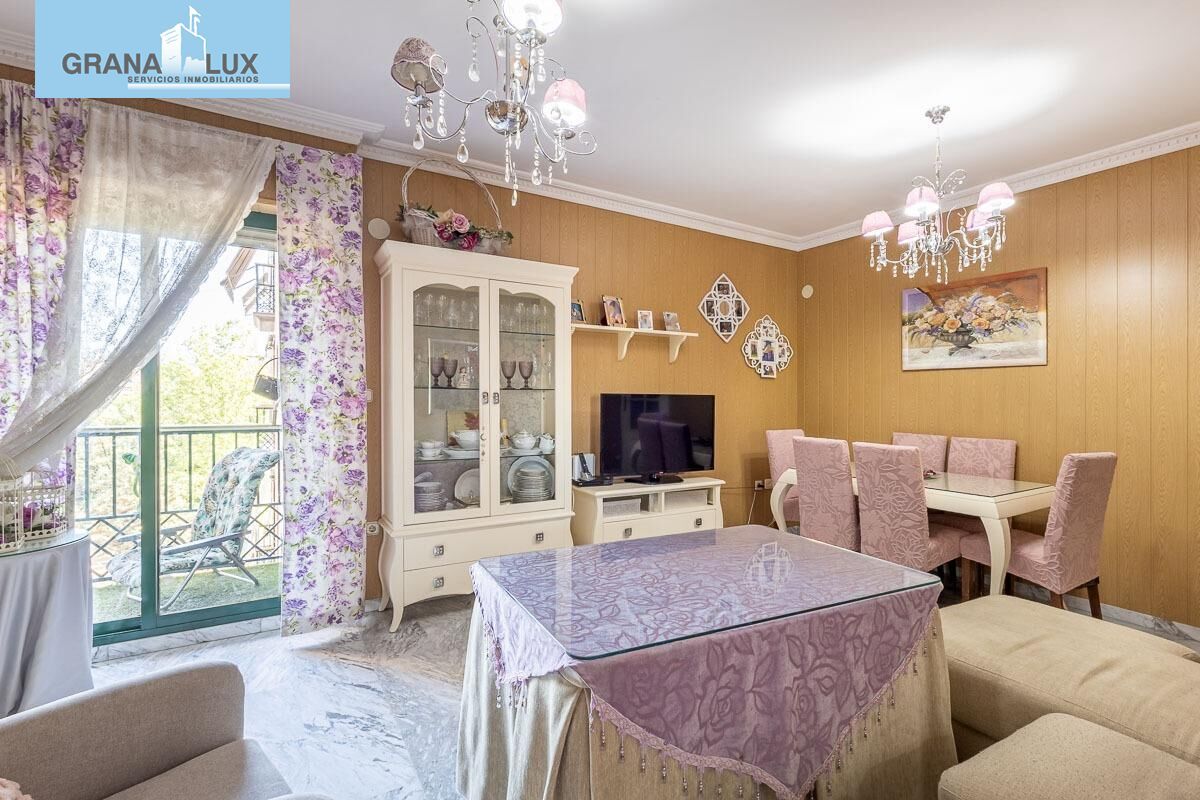 Comedor de Piso en venta en  Granada Capital con Aire acondicionado y Terraza