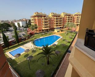 Vista exterior de Pis de lloguer en San Juan de Aznalfarache amb Calefacció, Jardí privat i Parquet