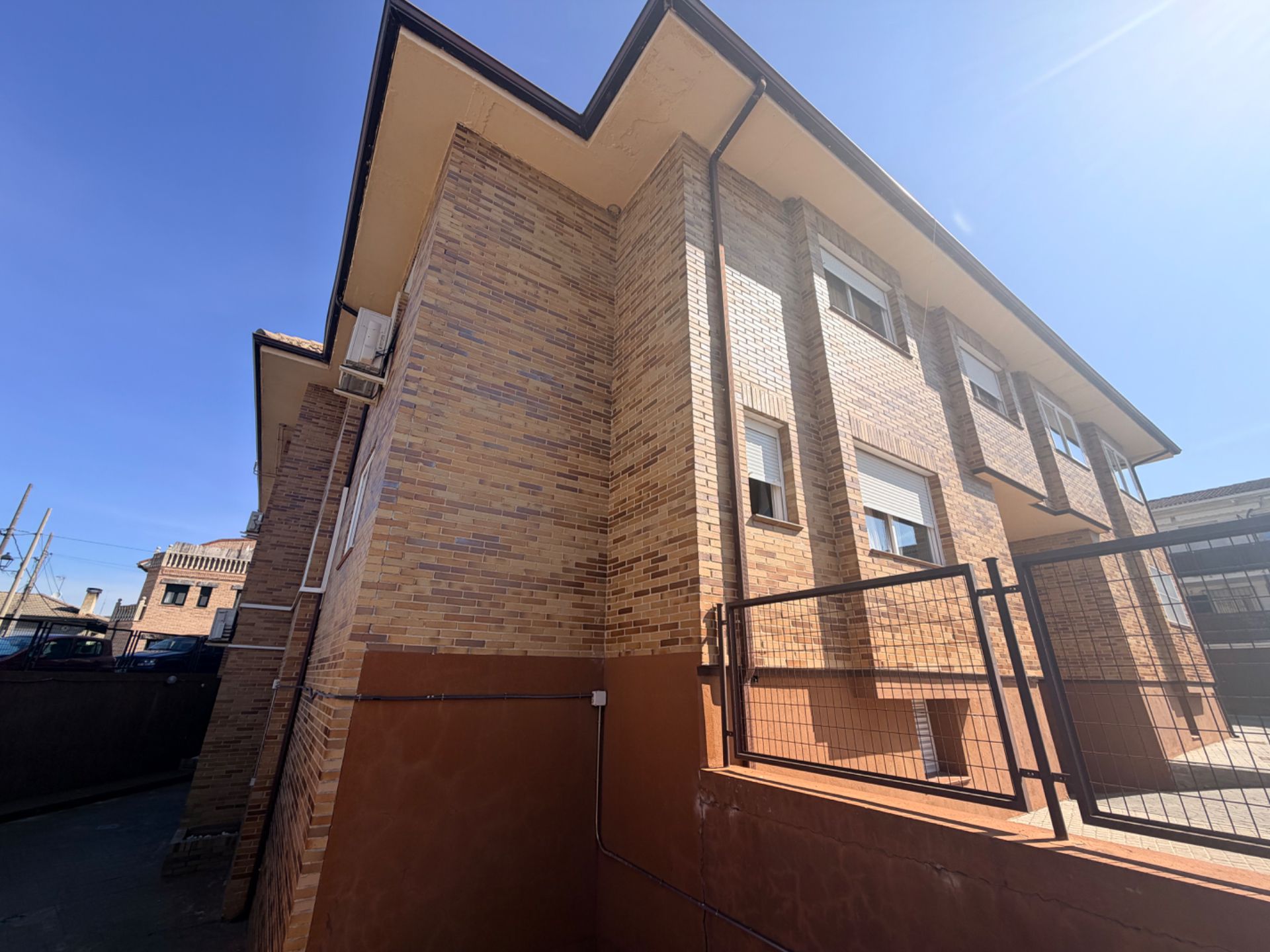 Vista exterior de Pis en venda en Valdemorillo amb Calefacció, Forn i Internet