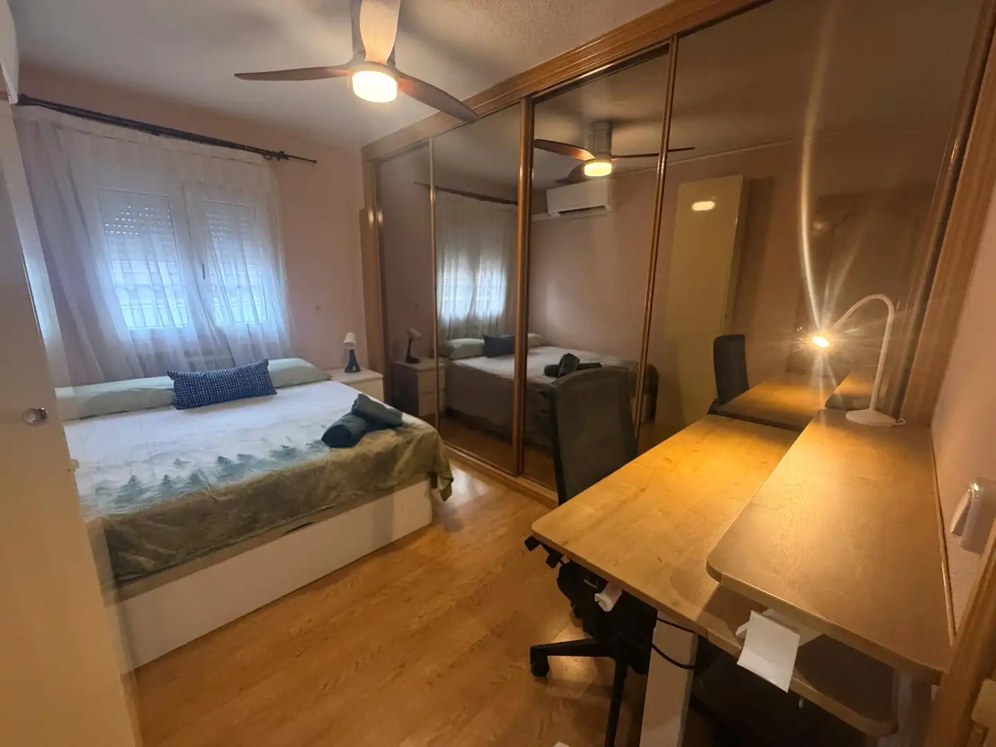 Bedroom of Flat for share in Madrid  with Air Conditioner, Heating and Furnished