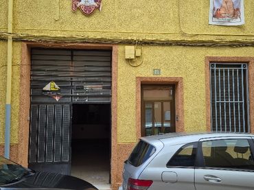Local comercial en venda a Calle Hernán Cortés 21