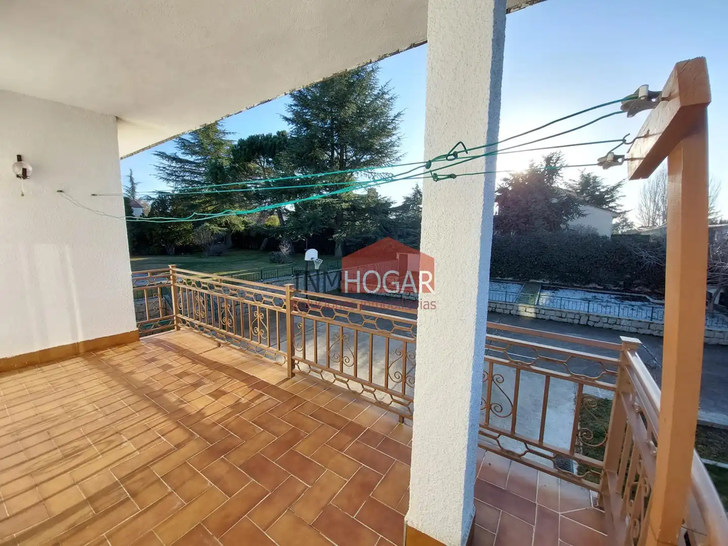 Terrassa de Casa o xalet en venda en Ávila amb Calefacció, Jardí privat i Traster
