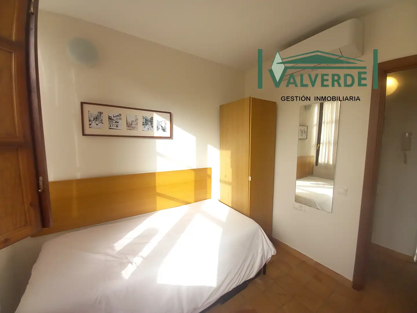 Flat for rent in Plaza de la Trinidad, Centro - Sagrario