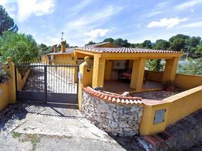 Vista exterior de Casa o xalet en venda en Ontinyent amb Jardí privat, Terrassa i Piscina