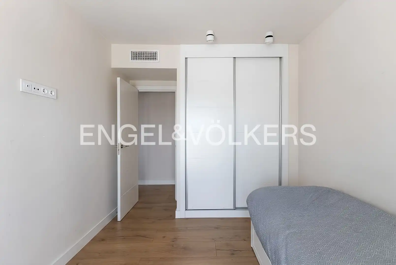 Habitación de Piso en venta en Madrid con Aire acondicionado, Calefacción y Terraza