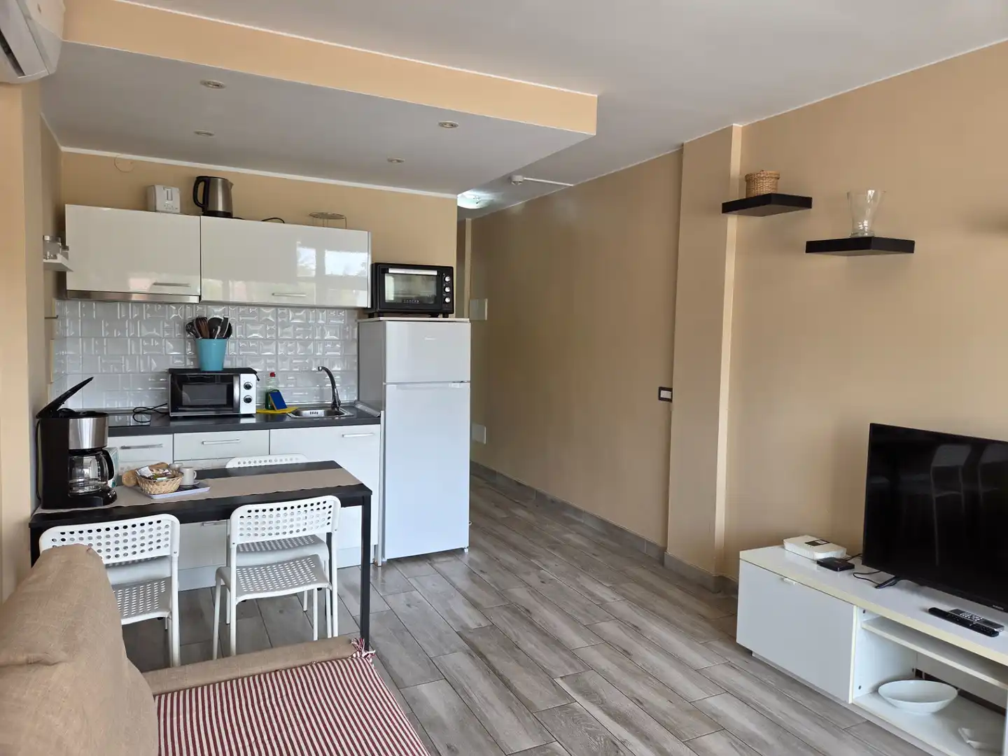 Cocina de Apartamento en venta en San Bartolomé de Tirajana con Aire acondicionado, Amueblado y Lavadora