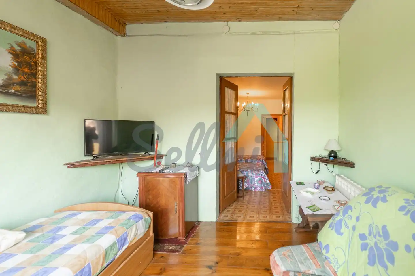 Wohnzimmer von Einfamilien-Reihenhaus zum Verkauf in Onís mit Heizung, Abstellraum und Balkon