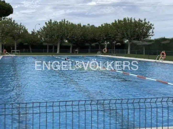 Piscina de Casa o xalet de lloguer en Pueblo
