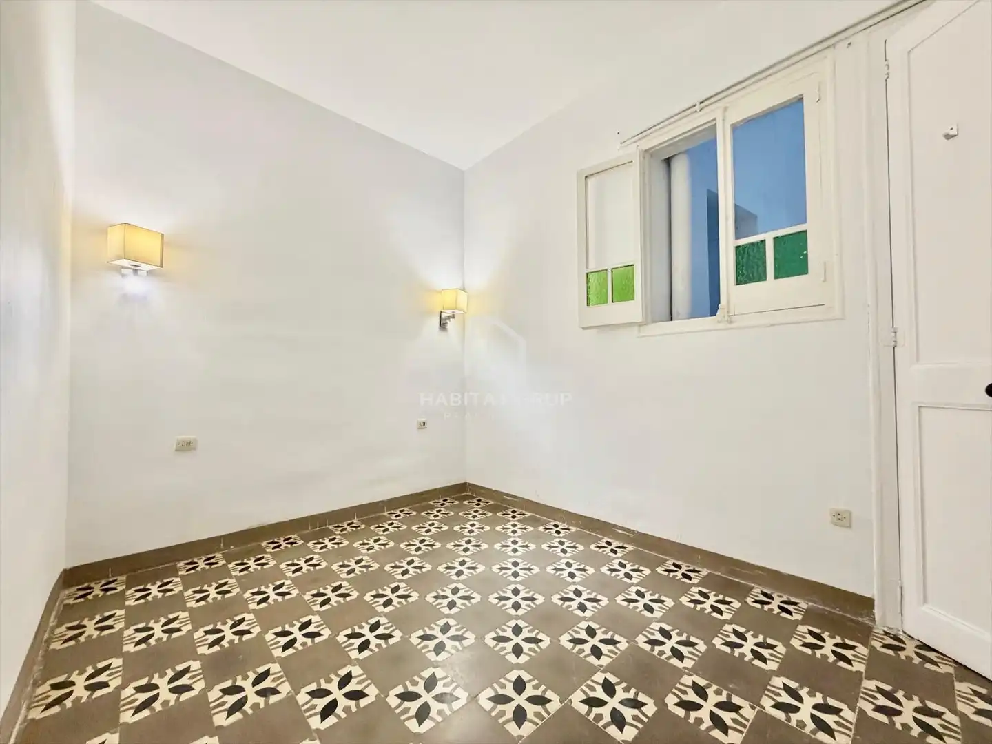Piso en venta en Girona con Calefacción y Terraza